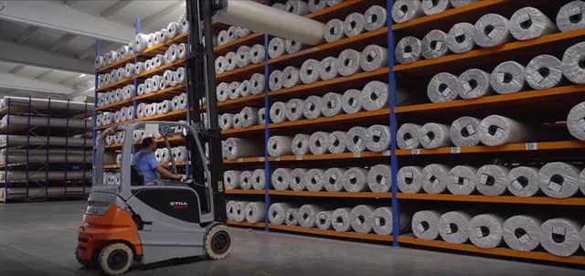 Forklift ile rulo halı taşıma